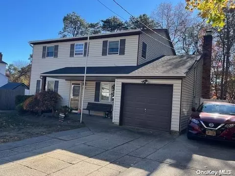 252 Marvin St, Holbrook, NY 11741