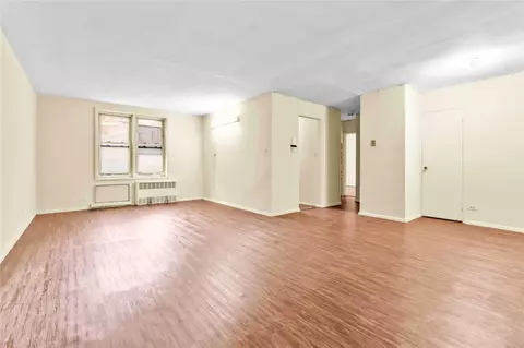 42-95 Main St #2M, New York, NY 11355