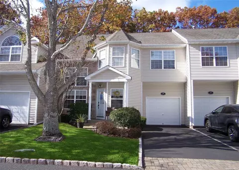 20 Tiffany Ct E #20, Nesconset, NY 11767