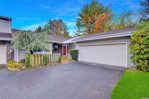 104 Boathouse Ln #104, Bay Shore, NY 11706