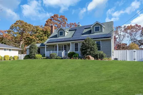 87 Lolly Ln, Centereach, NY 11720