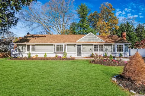 3 Dual Dr, Lake Grove, NY 11755