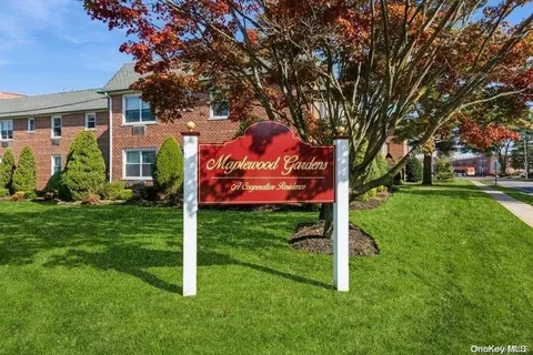 124 S Park Ave #3M, Rockville Centre, NY 11570