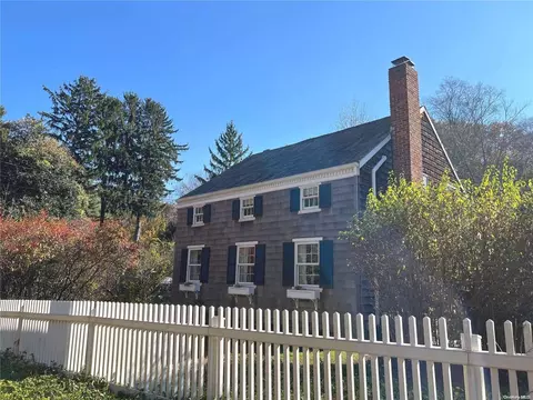 178 Harbor Rd, Stony Brook, NY 11790