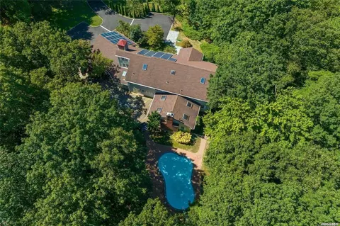 212 Sunset Rd, Oyster Bay, NY 11771