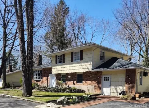 109 Echo Ave, Miller Place, NY 11764