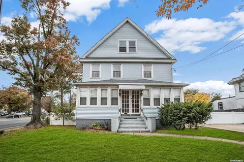241 Denton Ave, Lynbrook, NY 11563