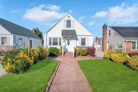 175 E Marshall St, Hempstead, NY 11550