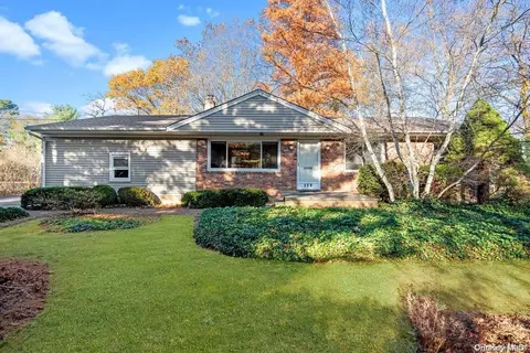 229 Syosset Woodbury Rd, Syosset, NY 11791