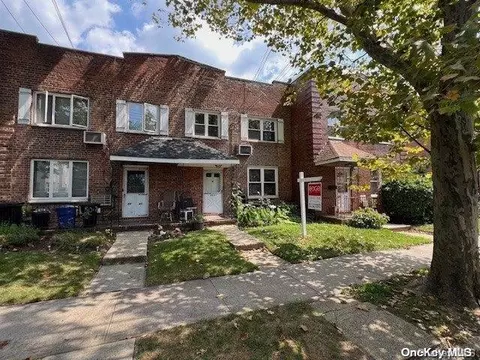 50-23 207th St, New York, NY 11364