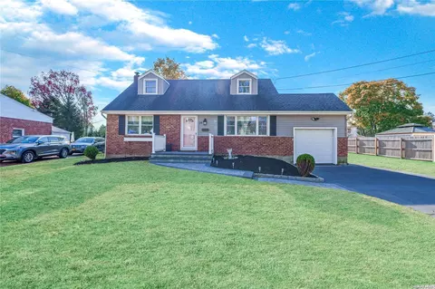 24 Eldridge St, East Northport, NY 11731
