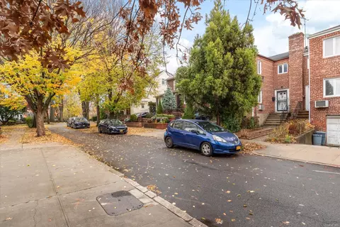 99-10 74th Ave, New York, NY 11375