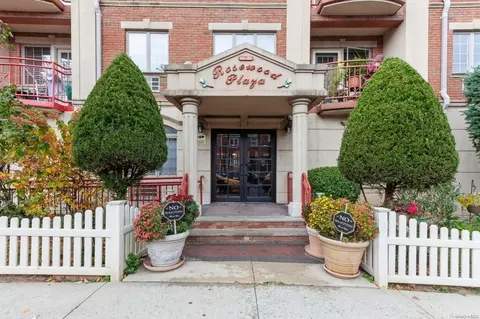 66-06 70th St #2A, New York, NY 11379