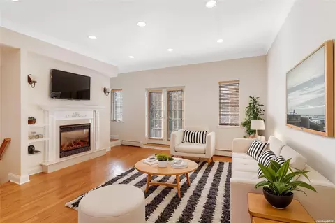 1021 72nd St #3B, Brooklyn, NY 11228