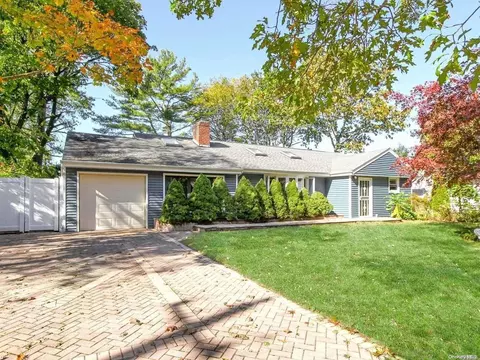 145 Cold Spring Rd, Syosset, NY 11791