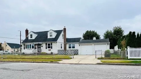 2070 Franklin Ave, East Meadow, NY 11554