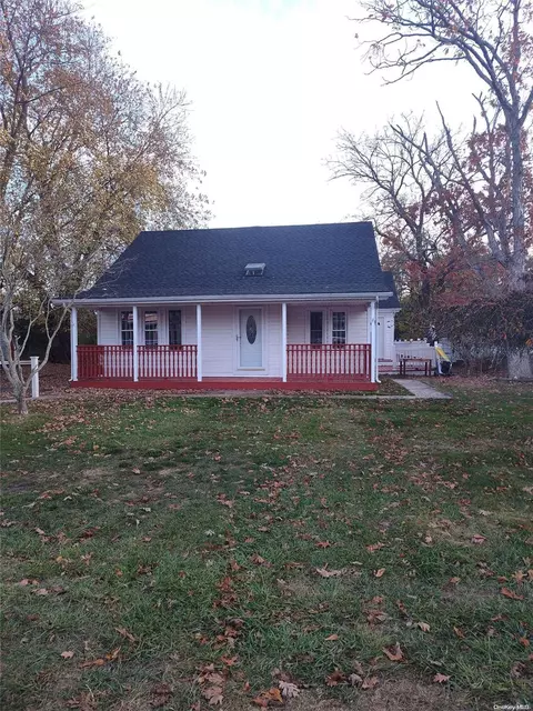 64 Lombardy Dr, Shirley, NY 11967