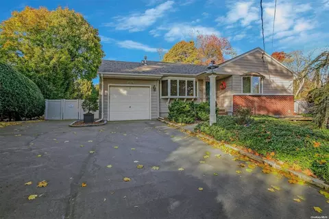 21 Old Northport Rd, Huntington, NY 11743