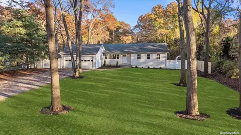119 Blake Ave, Bohemia, NY 11716