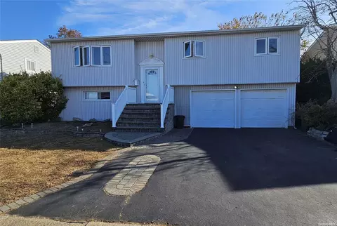 3075 Whaleneck Dr, Merrick, NY 11566