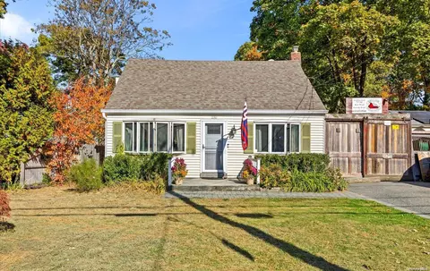 230 Laurel Rd, East Northport, NY 11731