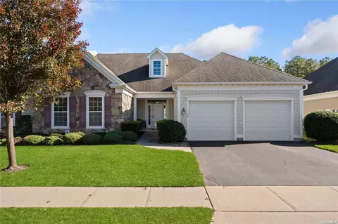 50 Samantha Cir #50, Westhampton, NY 11977