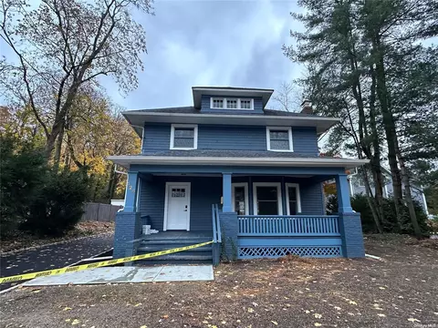 126 High St, Huntington, NY 11743