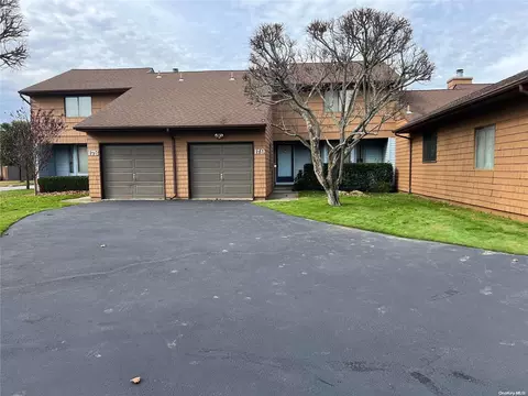 179 Scarlett Dr #179, Commack, NY 11725