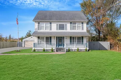 60 Lynbrook Dr, Mastic Beach, NY 11951