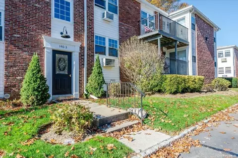 140 Church St #3C, Kings Park, NY 11754