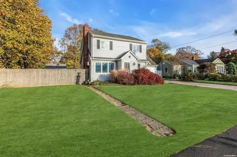 291 Lombardy Blvd, Bay Shore, NY 11706