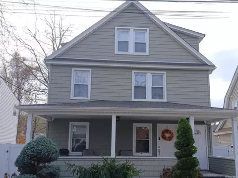 94 Underhill Ave, Roosevelt, NY 11575