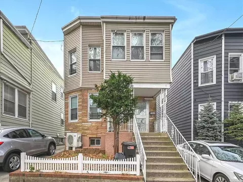 13-34 125 St, New York, NY 11356