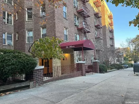 67-25 Clyde St #4K, New York, NY 11375