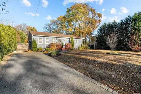 89 Division Ave, Blue Point, NY 11715