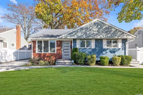 128 Green Ave, Hempstead, NY 11550