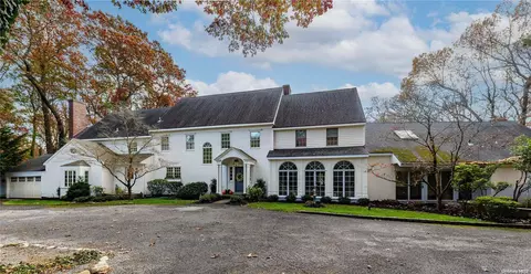88 Jennings Rd, Cold Spring Harbor, NY 11724