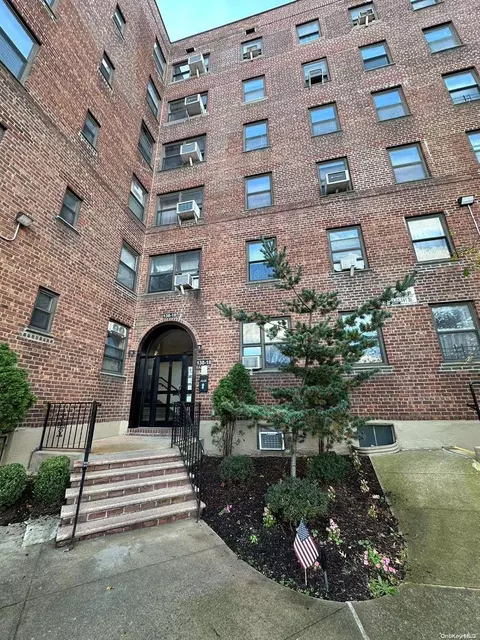 138-18 28 Rd #2D, New York, NY 11354