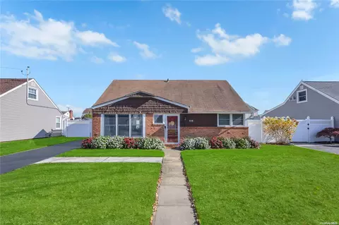 113 Belmill Rd, Bellmore, NY 11710