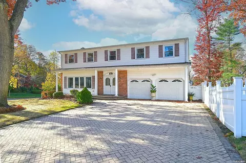 2 Nicolette Ct, Commack, NY 11725