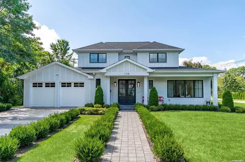 138 Westwood Cir, North Hempstead, NY 11577