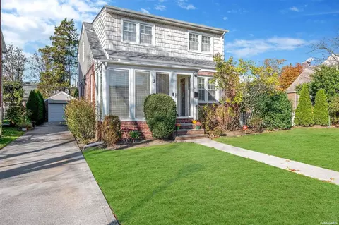 23 Carole Ave, North Hempstead, NY 11040