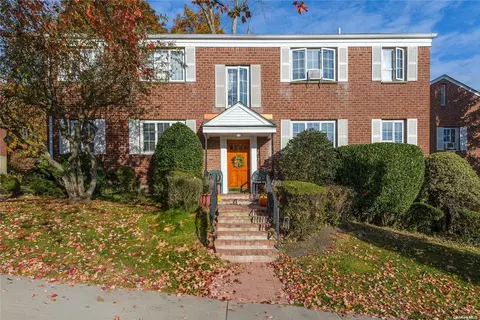 47 Nathan Hale Dr #13A, Huntington, NY 11743