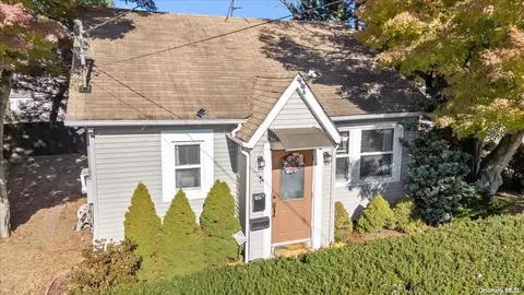 261 Amherst St, Hempstead, NY 11550