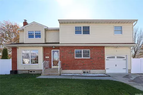 3368 Walters Ave, Wantagh, NY 11793