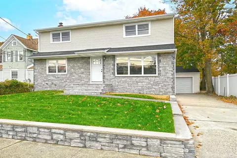 1701 Lexington Ave, Merrick, NY 11566