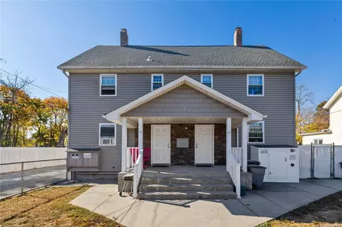 54 2nd Ave, Bay Shore, NY 11706