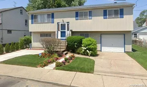 143 Roquette Ave, Elmont, NY 11003