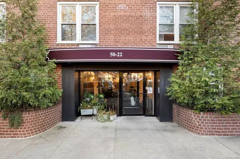50-22 40 St #4B, New York, NY 11104