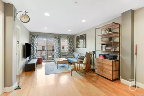 69-07 43rd Ave #4F, New York, NY 11377
